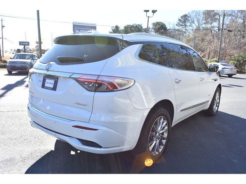 Used 2023 Buick Enclave Avenir w/ Avenir Technology Package image 5