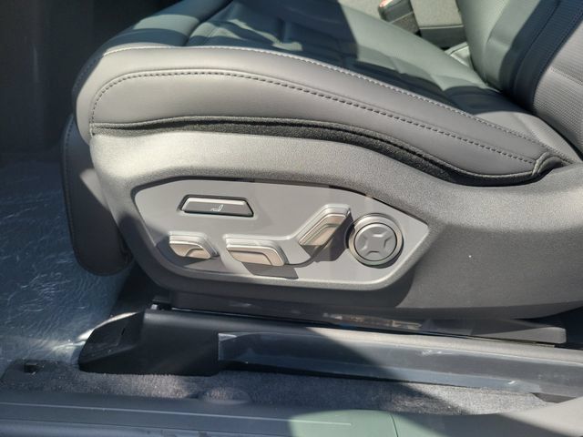 New 2026 Kia EV9 Land AWD/4WD image 16