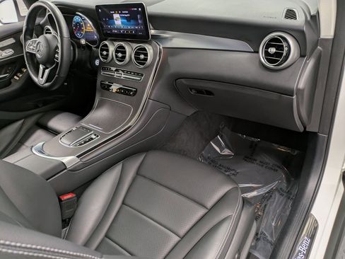 Used 2021 Mercedes-Benz GLC 300 4MATIC image 29