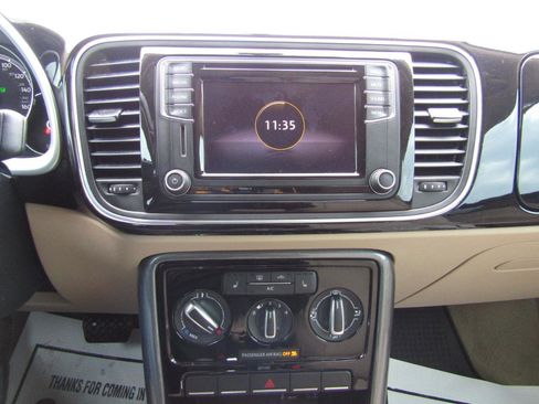 Used 2017 Volkswagen Beetle 1.8T SE image 11