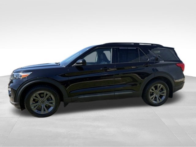 Used 2022 Ford Explorer XLT w/ XLT Sport Appearance Package AWD/4WD image 14