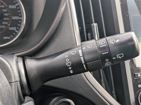 Used 2023 Subaru Crosstrek 2.5i Limited w/ Moonroof Package image 27