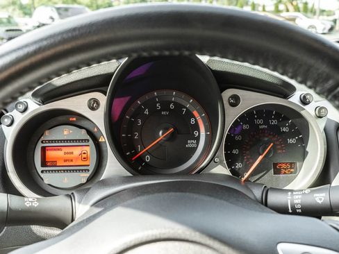 Used 2017 Nissan 370Z Touring Sport RWD image 12