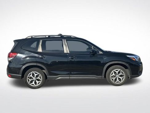 Used 2019 Subaru Forester Premium AWD/4WD image 9