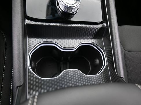 Used 2024 Jeep Grand Cherokee Laredo X image 29