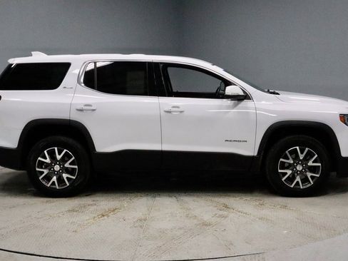 Used 2023 GMC Acadia SLE image 10