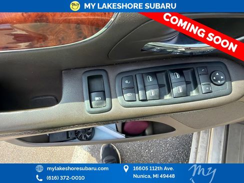 Used 2015 Chrysler Town & Country Touring w/ Driver Convenience Group FWD image 15