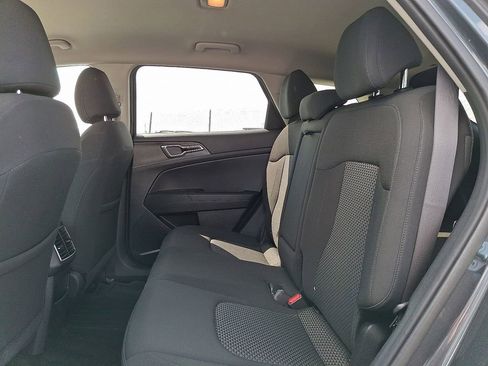 Used 2023 Kia Sportage LX AWD/4WD image 12