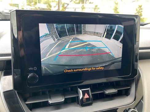 Used 2023 Toyota Corolla Cross LE AWD/4WD image 19