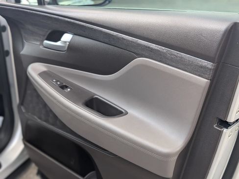 Used 2019 Hyundai Santa Fe SEL FWD image 25