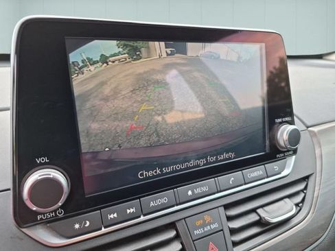 Used 2024 Nissan Altima 2.5 SV FWD image 25