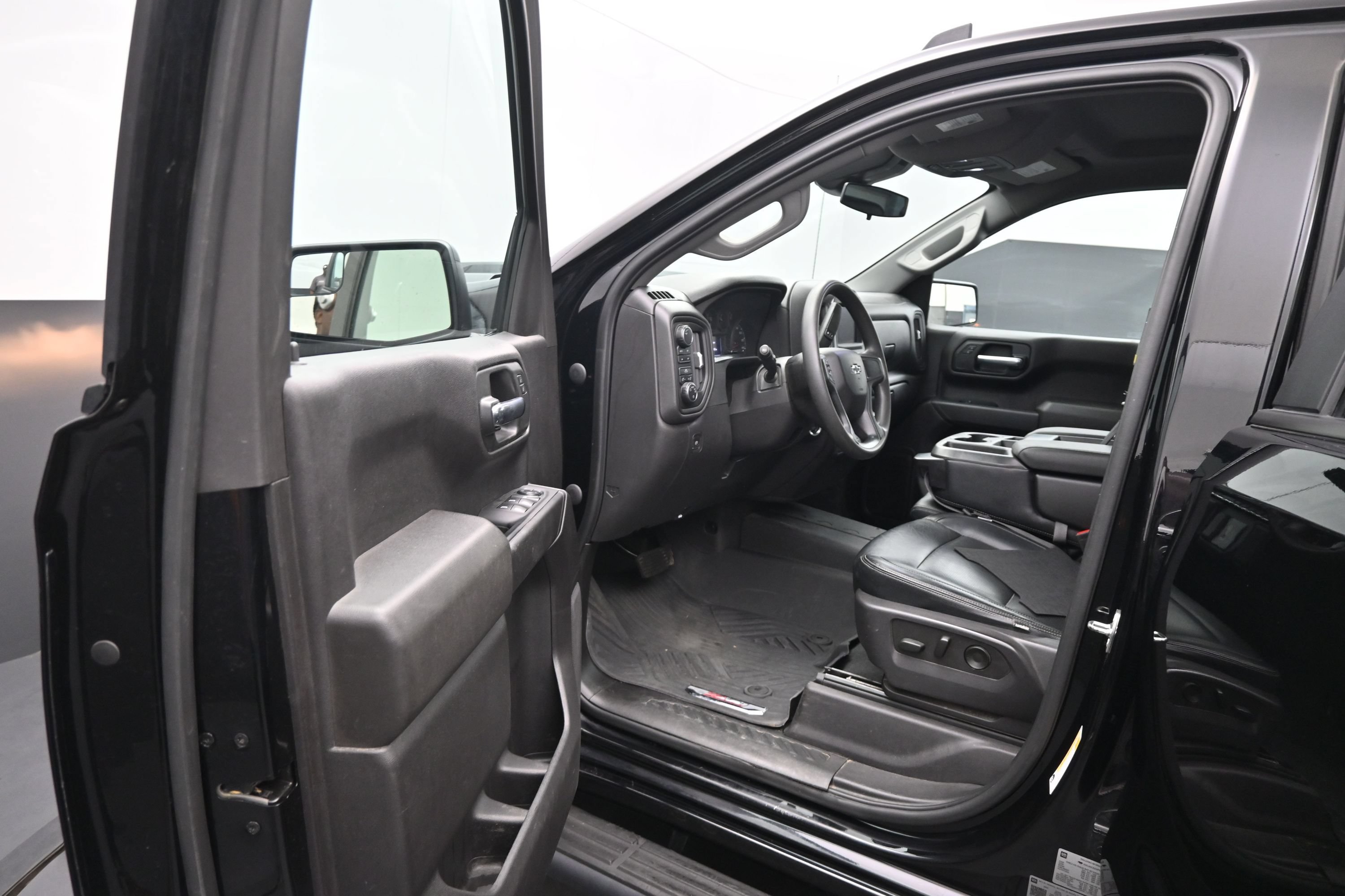 Used 2023 Chevrolet Silverado 1500 Custom Trail Boss w/ LPO, Dark Essentials Package AWD/4WD image 14