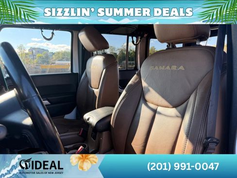 Used 2016 Jeep Wrangler Unlimited Sahara w/ Connectivity Group AWD/4WD image 56