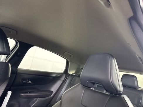 Used 2023 Nissan Ariya FWD image 12