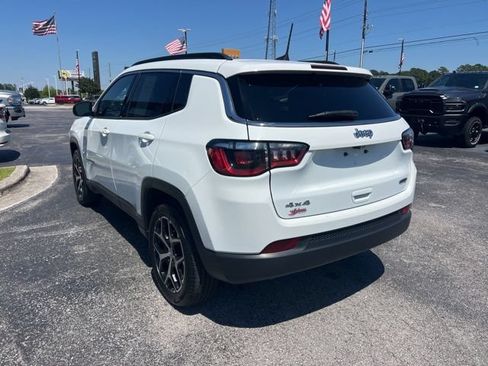Used 2024 Jeep Compass Latitude AWD/4WD image 20