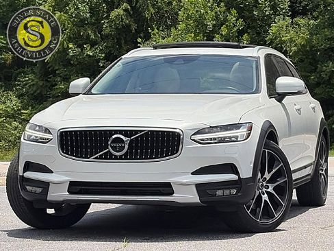 Used 2018 Volvo V90 T6 Cross Country w/ Convenience Package AWD/4WD image 1