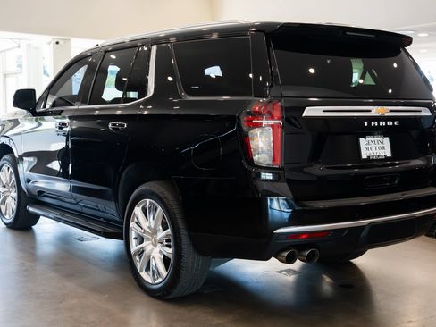 Used 2021 Chevrolet Tahoe High Country w/ Premium Package AWD/4WD image 6