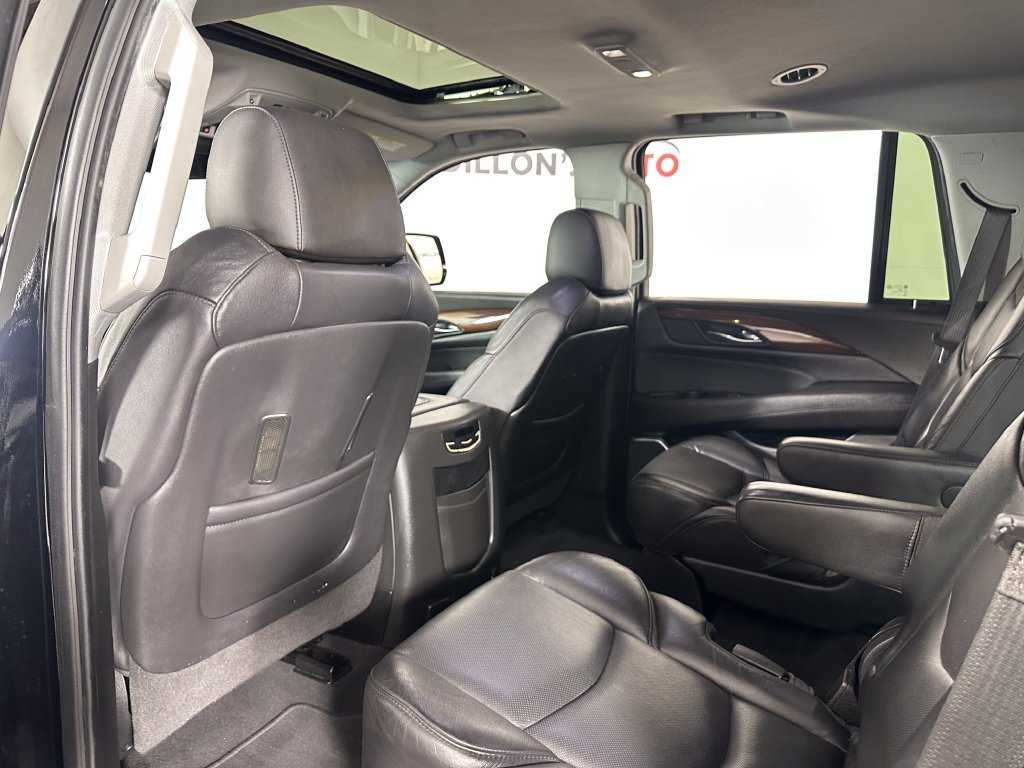 Used 2020 Cadillac Escalade Luxury AWD/4WD image 23