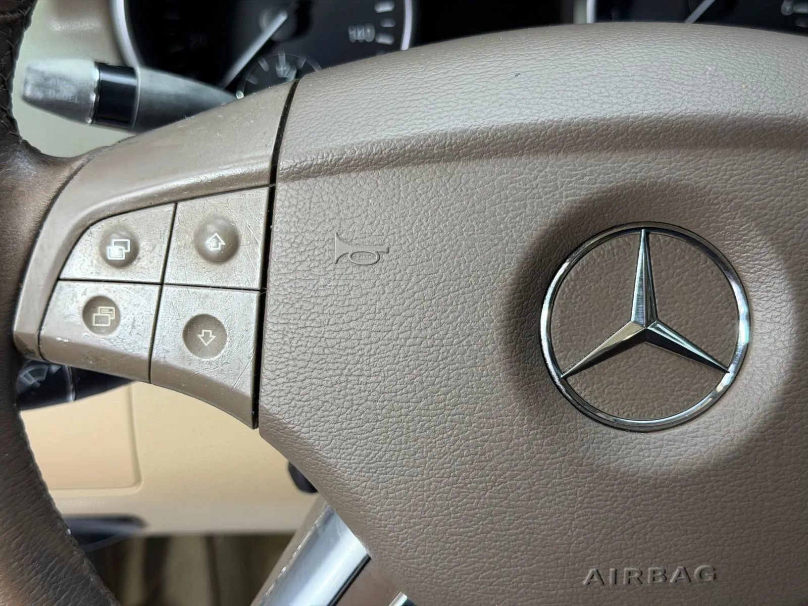 Used 2007 Mercedes-Benz ML 350 4MATIC w/ P2 Pkg image 33