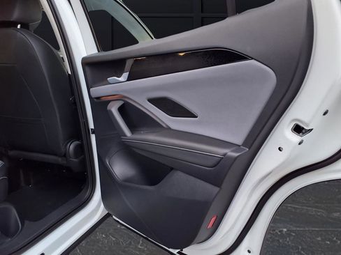 New 2026 Volkswagen Tiguan SE AWD/4WD image 14