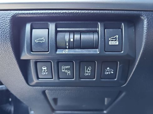 Used 2018 Subaru Outback 3.6R Limited image 32