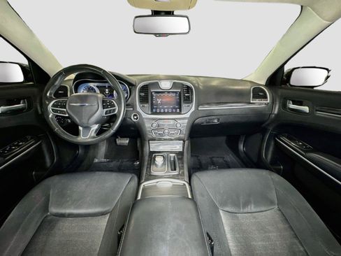 Used 2019 Chrysler 300 Touring w/ Chrome Appearance Package RWD image 23