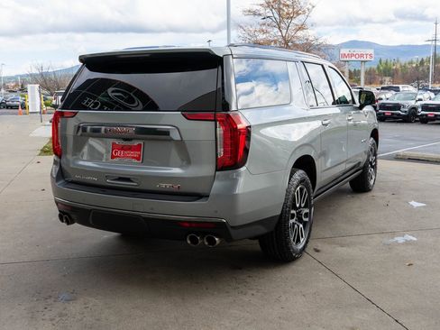Used 2023 GMC Yukon XL AT4 w/ AT4 Premium Plus Package image 7