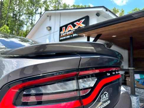 Used 2017 Dodge Charger SE image 18