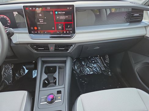 New 2025 Volkswagen Tiguan SE image 19