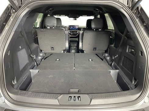 Used 2025 Ford Explorer ST-Line image 18