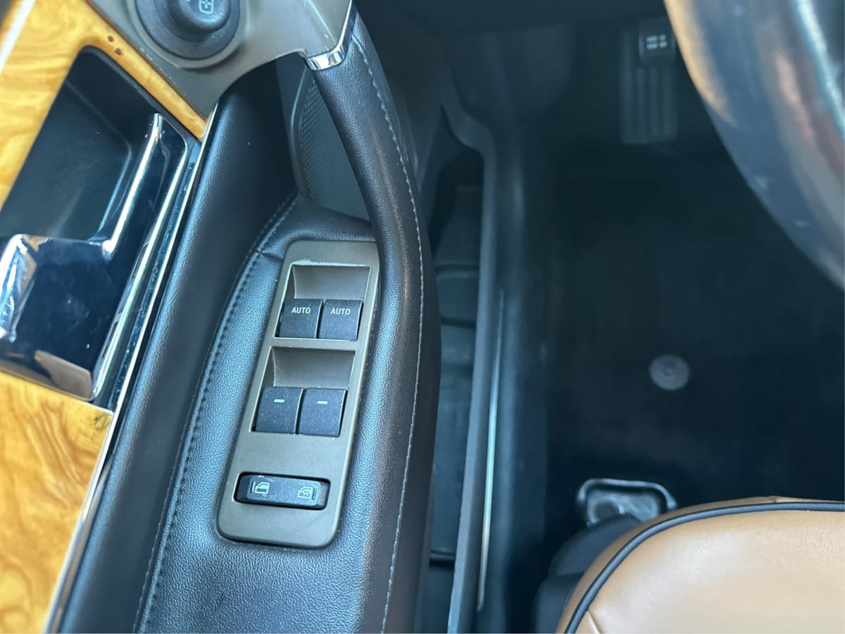 Used 2013 Lincoln MKX AWD image 11