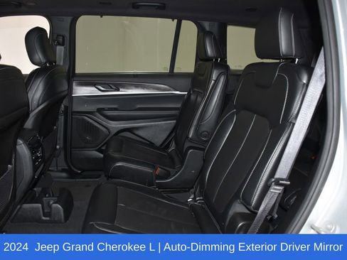 Used 2024 Jeep Grand Cherokee L Limited w/ Luxury Tech Group II image 29