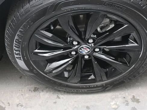 Used 2024 Buick Envista Sport Touring w/ Convenience I Package FWD image 28