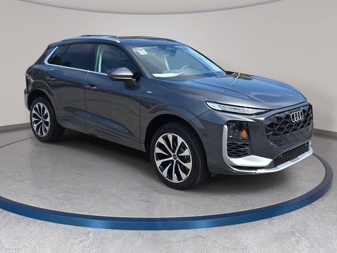 New 2026 Audi Q3 quattro 2.0T image 3