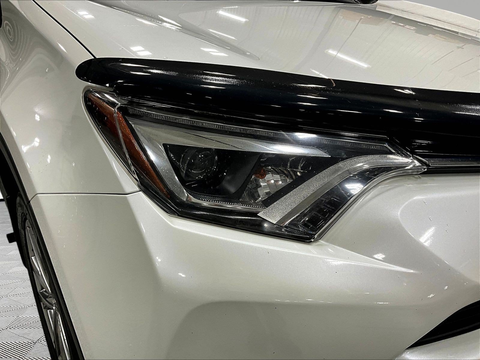 Used 2017 Toyota RAV4 Limited w/ Advanced Technology Package AWD/4WD image 33