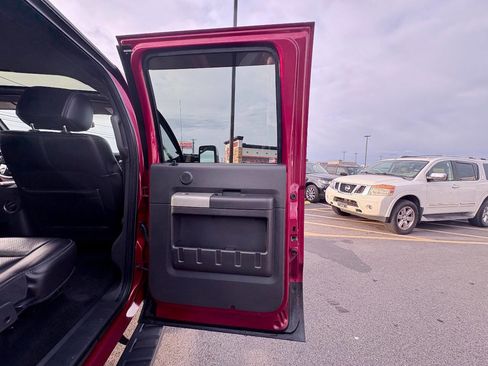 Used 2015 Ford F350 Lariat image 25