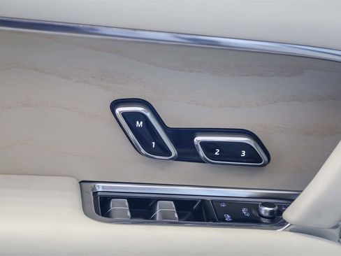 New 2024 Land Rover Range Rover SV image 31