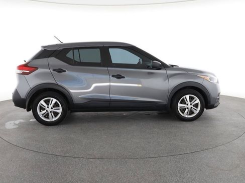 Used 2020 Nissan Kicks S image 14
