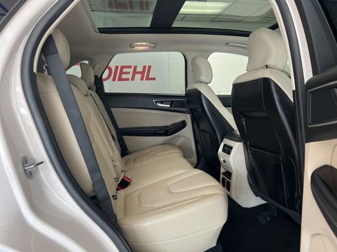 Used 2018 Ford Edge Titanium w/ Equipment Group 302A AWD/4WD image 11