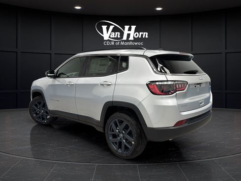 New 2026 Jeep Compass Latitude AWD/4WD image 5