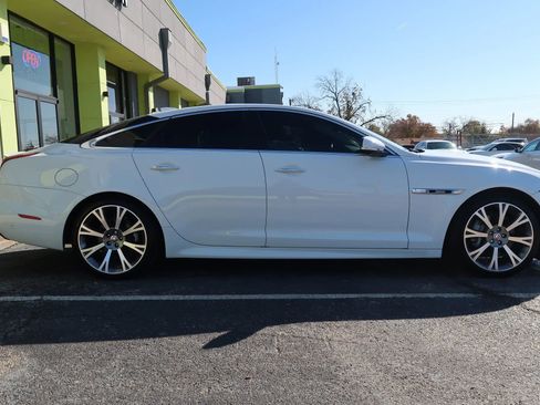 Used 2019 Jaguar XJ R-Sport image 8