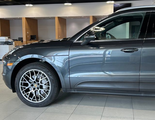Used 2018 Porsche Macan S AWD/4WD image 8