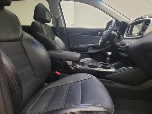 Used 2019 Kia Sorento EX image 21