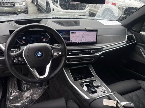 Certified 2025 BMW X5 xDrive50e w/ Premium Package AWD/4WD image 3