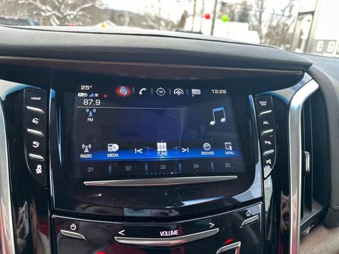 Used 2019 Cadillac Escalade Luxury image 32