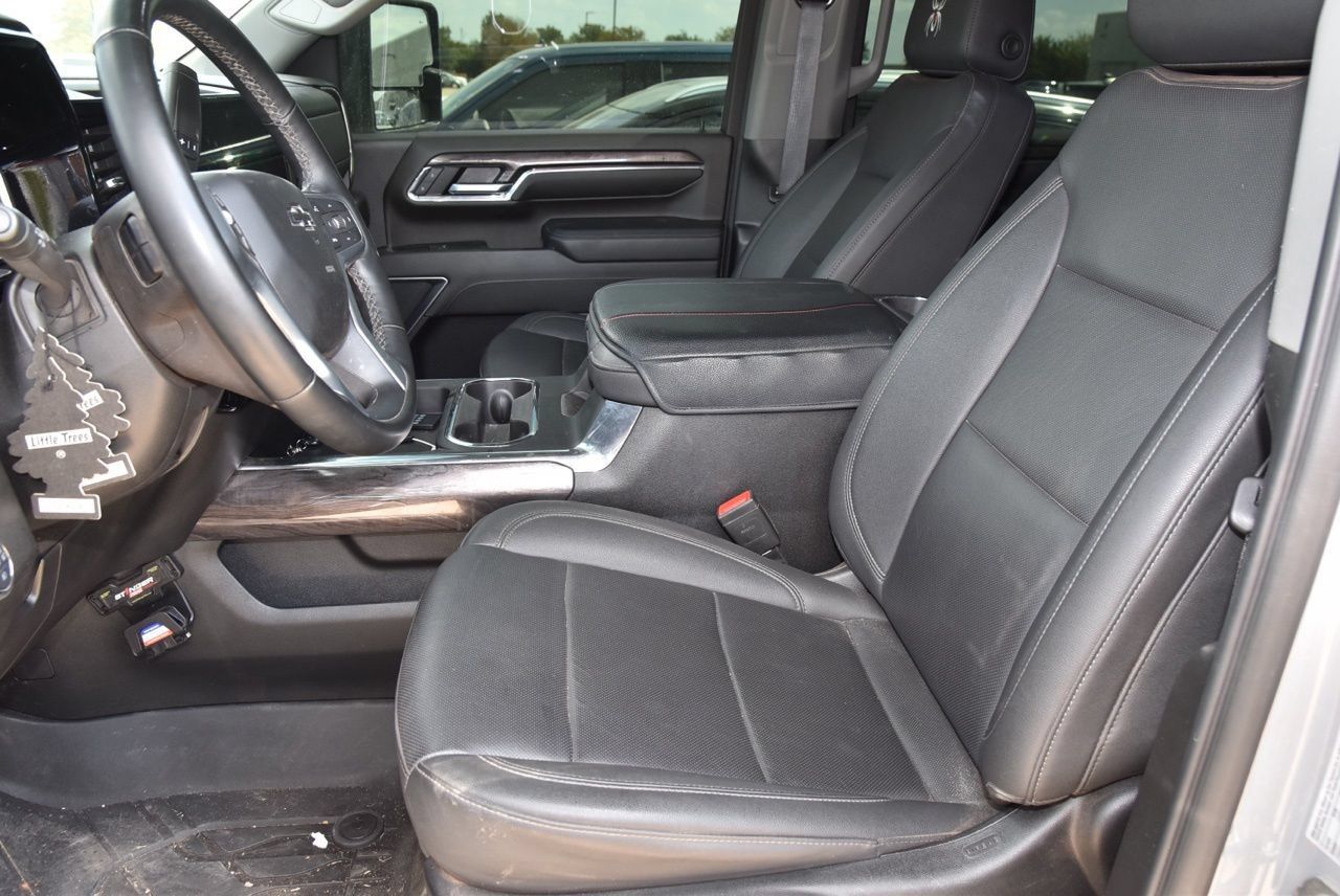 Used 2024 Chevrolet Silverado 2500 LTZ w/ LTZ Plus Package AWD/4WD image 10