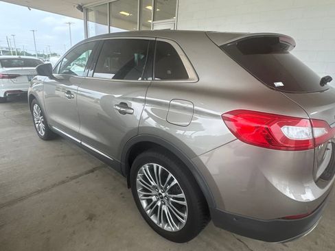 Used 2016 Lincoln MKX Reserve w/ Technology Package AWD/4WD image 8