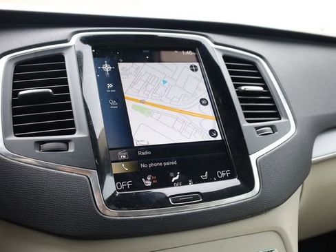 Used 2022 Volvo XC90 T5 Momentum image 23