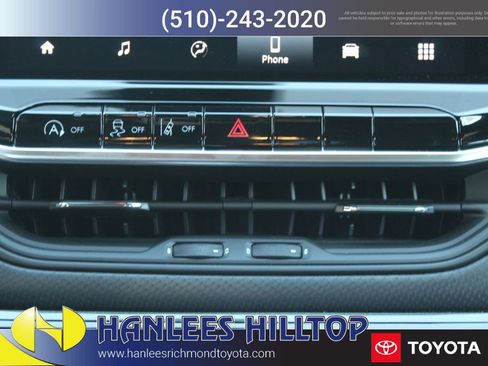 Used 2026 Jeep Compass Latitude image 24