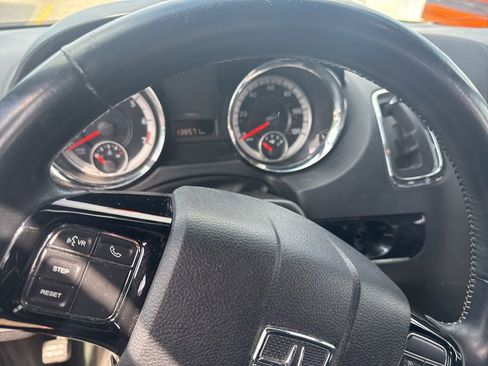 Used 2017 Dodge Grand Caravan SXT FWD image 10
